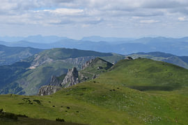 Vue sur la frontière entre le Kosovo et le Monténégro 1 sur Erik Buitenhuis