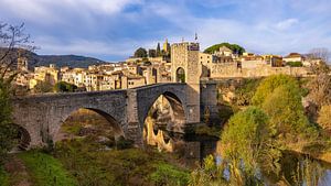 Besalú en zijn brug, Spanje van Adelheid Smitt