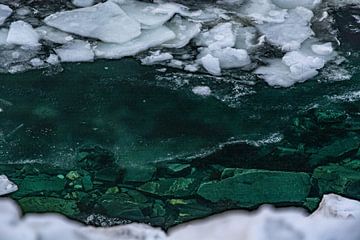 Eisfelsen | Türkisfarbenes Wasser | Norwegen von Nanda Bussers