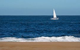 Sailboat on the coast of Portugal by Lensw0rld