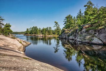 River in Ontario Canada by Vivo Fotografie