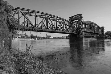 Magdeburg - historische Hubbrücke über die Elbe von Frank Herrmann