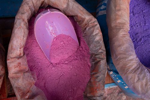 verfpigment in verschillende kleuren. Chefchaouen, Marokko