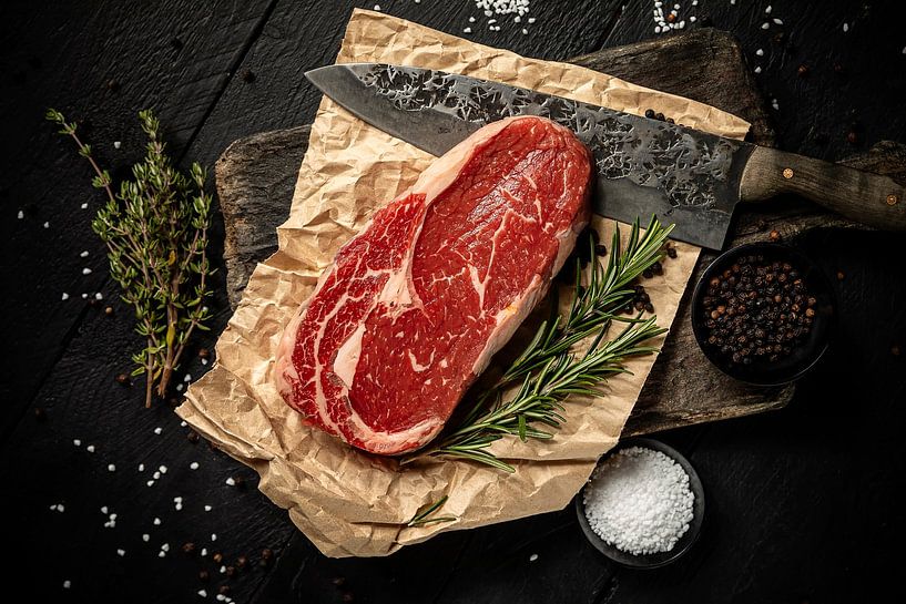 Faux-filet cru et juteux par Olha Rohulya