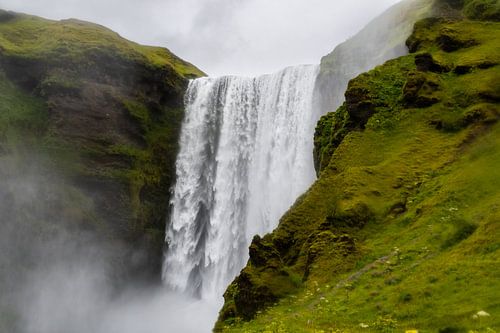 Skogafoss waterval in IJsland