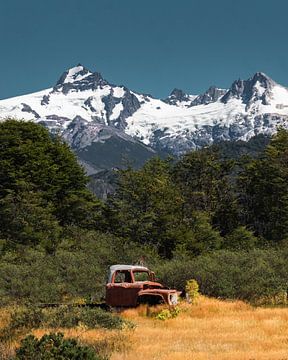 Oude pick-up truck in Patagonië van Studio Aspects