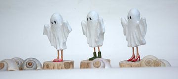 Funny and spooky, 3 friendly ghosts. by Jos van de Venne