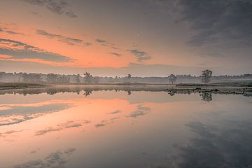 Silence meets the morning colors van Eric Hendriks