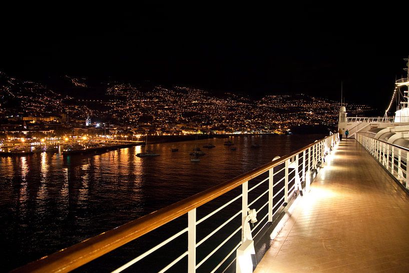 Funchal bij nacht by Arie Storm