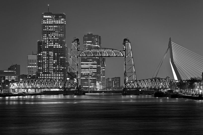 De Hef in Rotterdam met de skyline zwart wit van Anton de Zeeuw