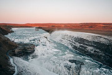 Bevroren Waterval IJsland van Vincent Versluis