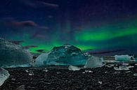Noorderlicht bij IJslands strand van Gert Hilbink thumbnail