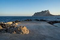 Avondlicht en de Peñón de Ifach in Calpe