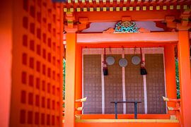 Een blik in het allerheiligste van het Shintō-heiligdom