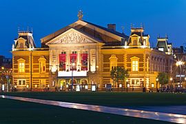 Night photo Concertgebouw in Amsterdam by Anton de Zeeuw