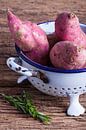 Stilleven van zoete aardappelen van Henny Brouwers thumbnail