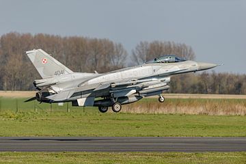 Lockheed Martin F-16C Fighting Falcon polonais (4041). sur Jaap van den Berg