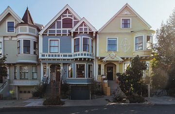 Pastelkleurige huizen in San Francisco | Reisfotografie fine art foto print | Californië, U.S.A. van Sanne Dost
