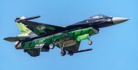 De Dream Viper, de Belgische F-16 Demo. van Jaap van den Berg thumbnail
