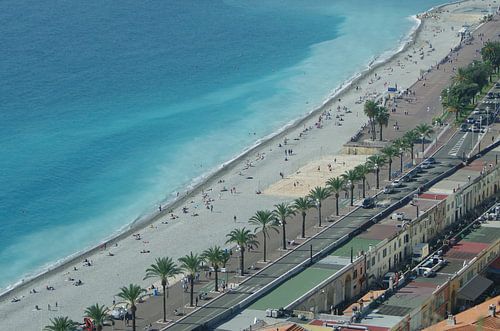 Strand van Nice in vogelvlucht