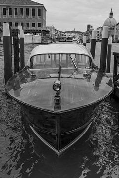 Watertaxi Venetië van Sander Groenendijk