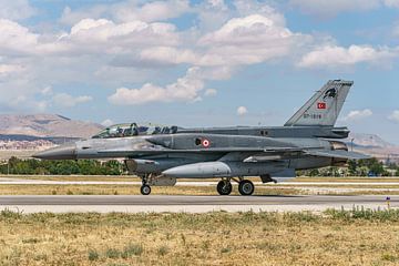 Turkse Lockheed Martin F-16D Fighting Falcon.