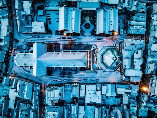 Zwolse Peperbus kerktoren tijdens een koude winter zonsopgang