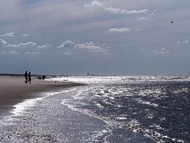 Glowing beach light by Kirsten van Engelenburg
