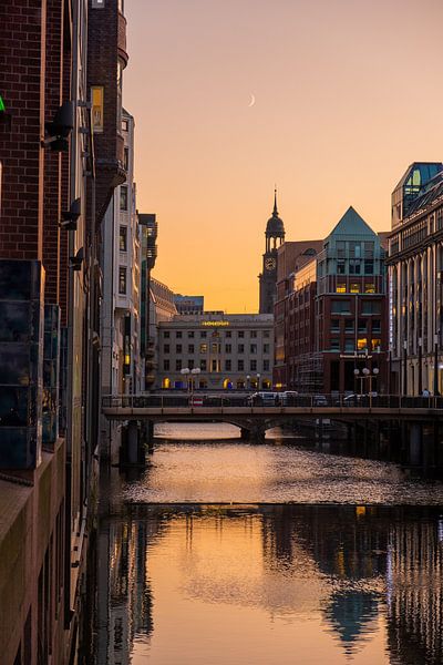 Hamburg by Hello Pompoyo