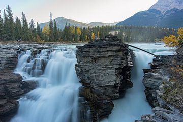 Waterfall in The Icefields Parkway by Robinotof