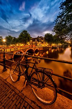 AMSTERDAM ' s avonds indruk van de Brouwersgracht van Melanie Viola