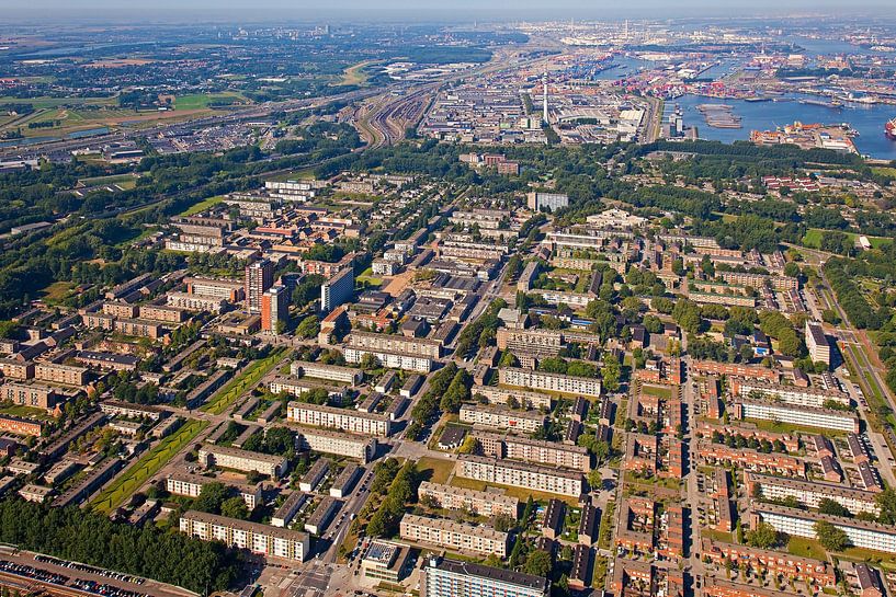 Luchtfoto Pendrecht te Rotterdam van Anton de Zeeuw