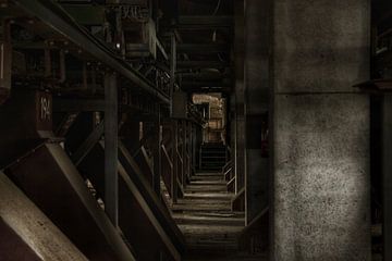 Een verlaten fabriekshal van Melvin Meijer