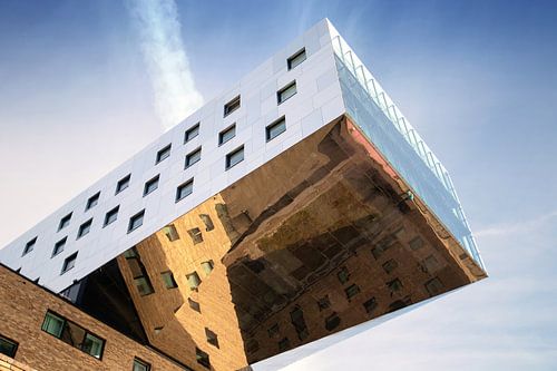 BERLIJN Osthafen glazen gevel - op de rand