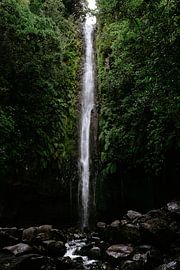 Waterfall by Myrthe Vlasveld