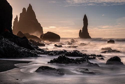 Een vroege maart ochtend bij de Reynisdrangar