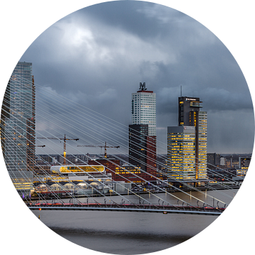 Skyline Rotterdam met storm van Prachtig Rotterdam