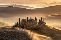 Paysage toscan au lever du soleil