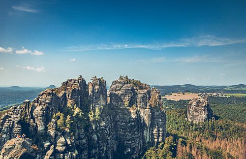 Landschappen in Bad Schandau met Schrammsteine stenen