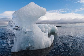 Grand bloc de glace en Islande sur Daan Kloeg