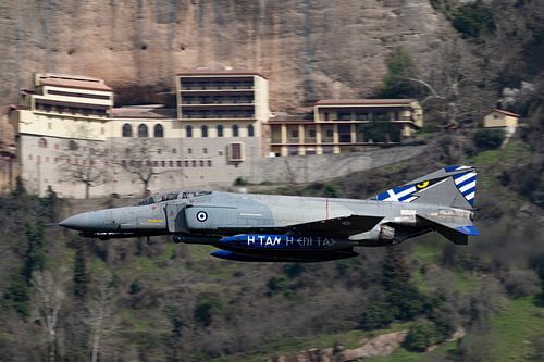 Laagvliegende Griekse F-4 Phantom