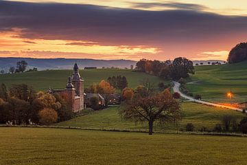 Herbst und Sonnenaufgang auf Schloss Beusdael