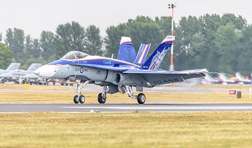 Royal Canadian Air Force CF-18 Hornet Solo Display 2018. von Jaap van den Berg