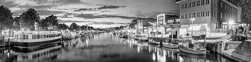 Vissershaven Warnemünde in zwart-wit