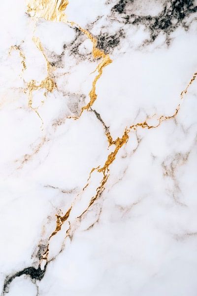 Design en marbre avec des veines dorées par Poster Art Shop