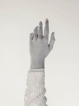 Monochrome hand by Sanne Marcellis