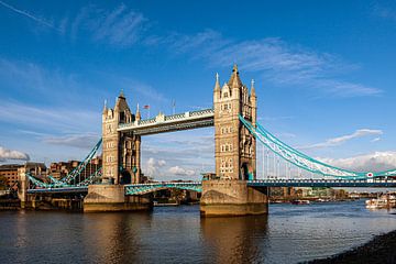 Die Tower Bridge in London von Roland Brack