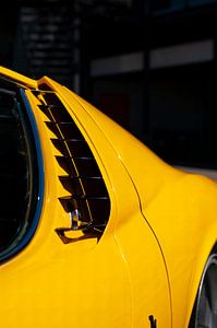 Lamborghini Miura Sportwagen Seite Detail in leuchtend gelb