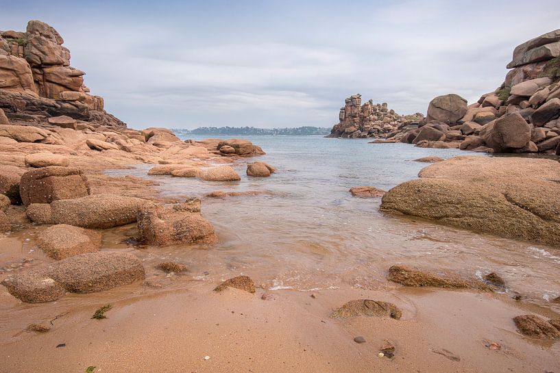 Roze rotsformaties in Bretagne von Rob IJsselstein