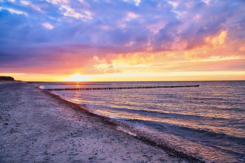 Sunset on the beach of Zingst, romantic by Martin Köbsch